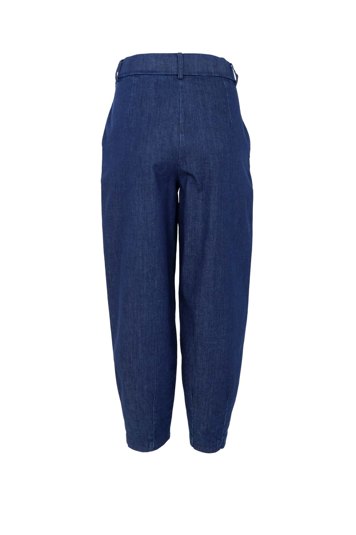Bagfra set: Denice Mørk-jeans i sort med høj talje og en afslappet, konisk pasform, der fremhæver figuren.