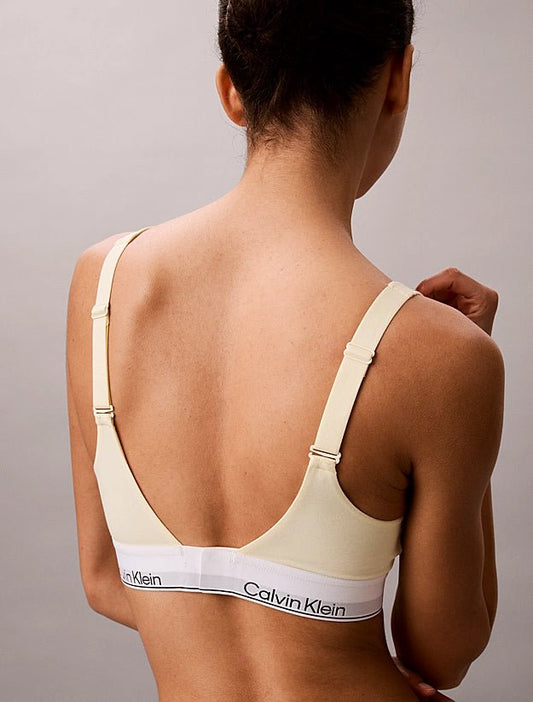  i Lysegul fra Calvin Klein