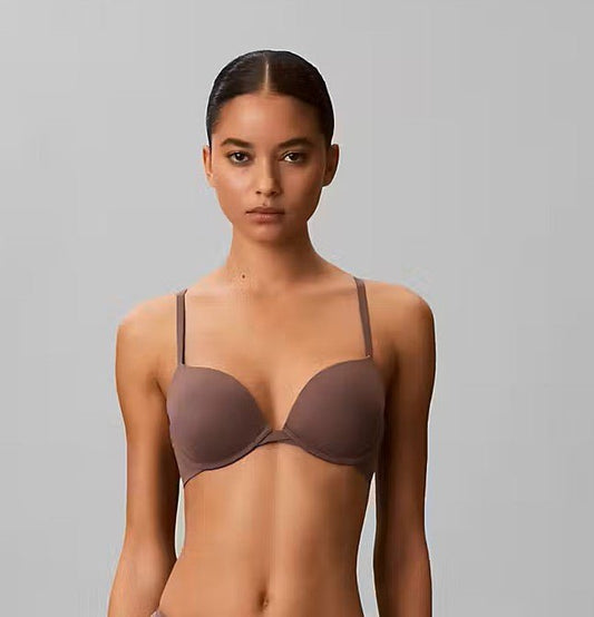  i Brun fra Calvin Klein