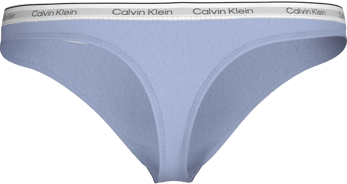Lyselilla Calvin Klein-g-streng med det ikoniske elastikbånd og hvid linning med gråt Calvin Klein-logo.