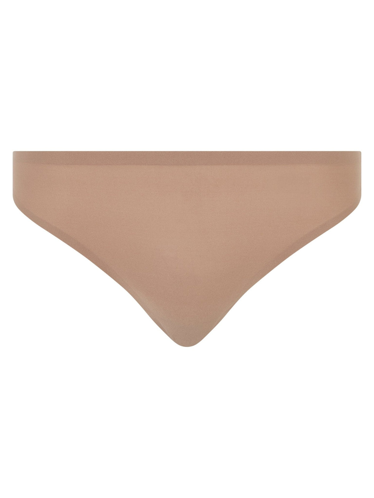 Chantelle Seamless String 153058 i farven Latté – blød, elastisk g-streng vist på en ensfarvet hvid baggrund.