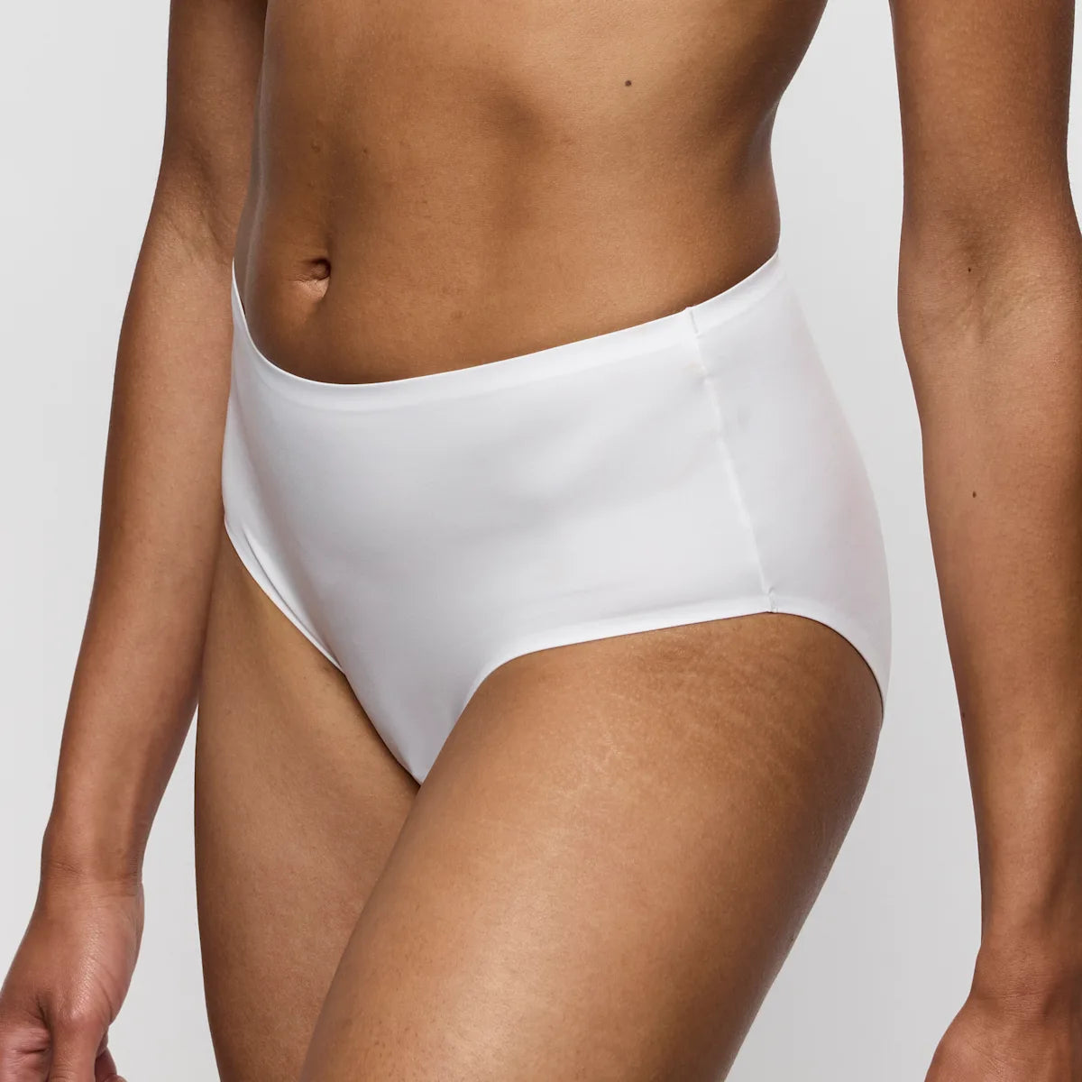 Marie Jo – SOFT STUDIO naturlige, offwhite trusser med høj talje.