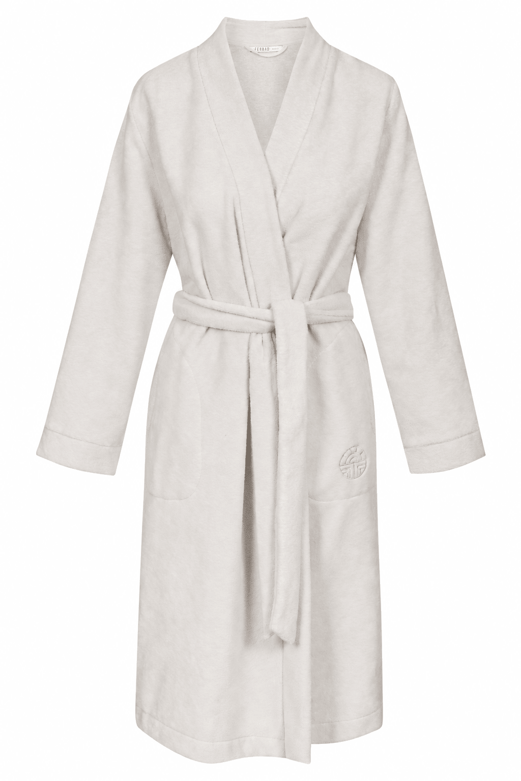 Feraud – 3887102 Offwhite langærmet badekåbe med bælte i taljen og broderet logo på lommen.