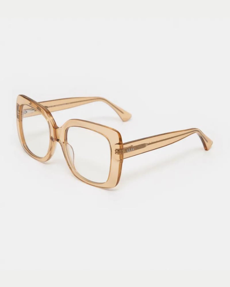 GLAS 152283 Mio Camel – briller med klare, brune oversize-stel i acetat, vist på en ensfarvet hvid baggrund.