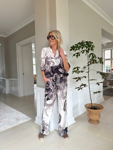 154581 | Gustav - Neomi Mønstret