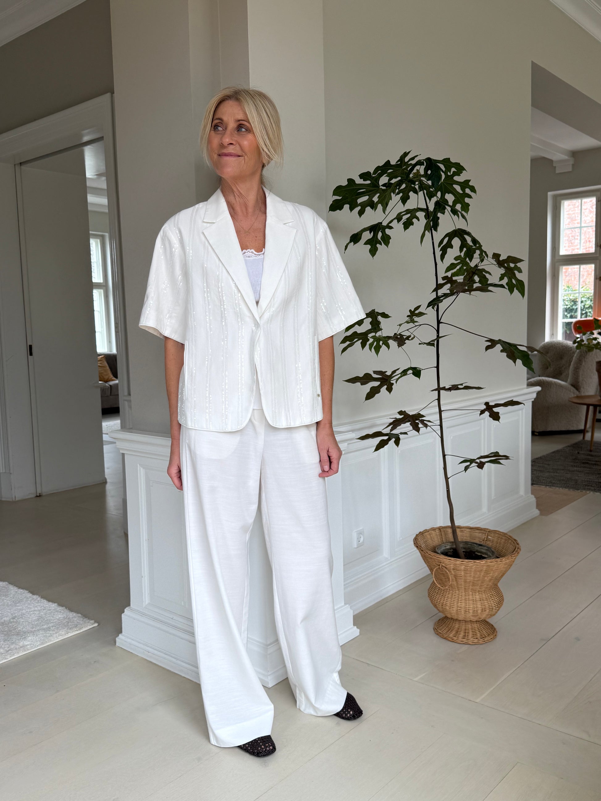 154585 | Gustav - Latina Off white