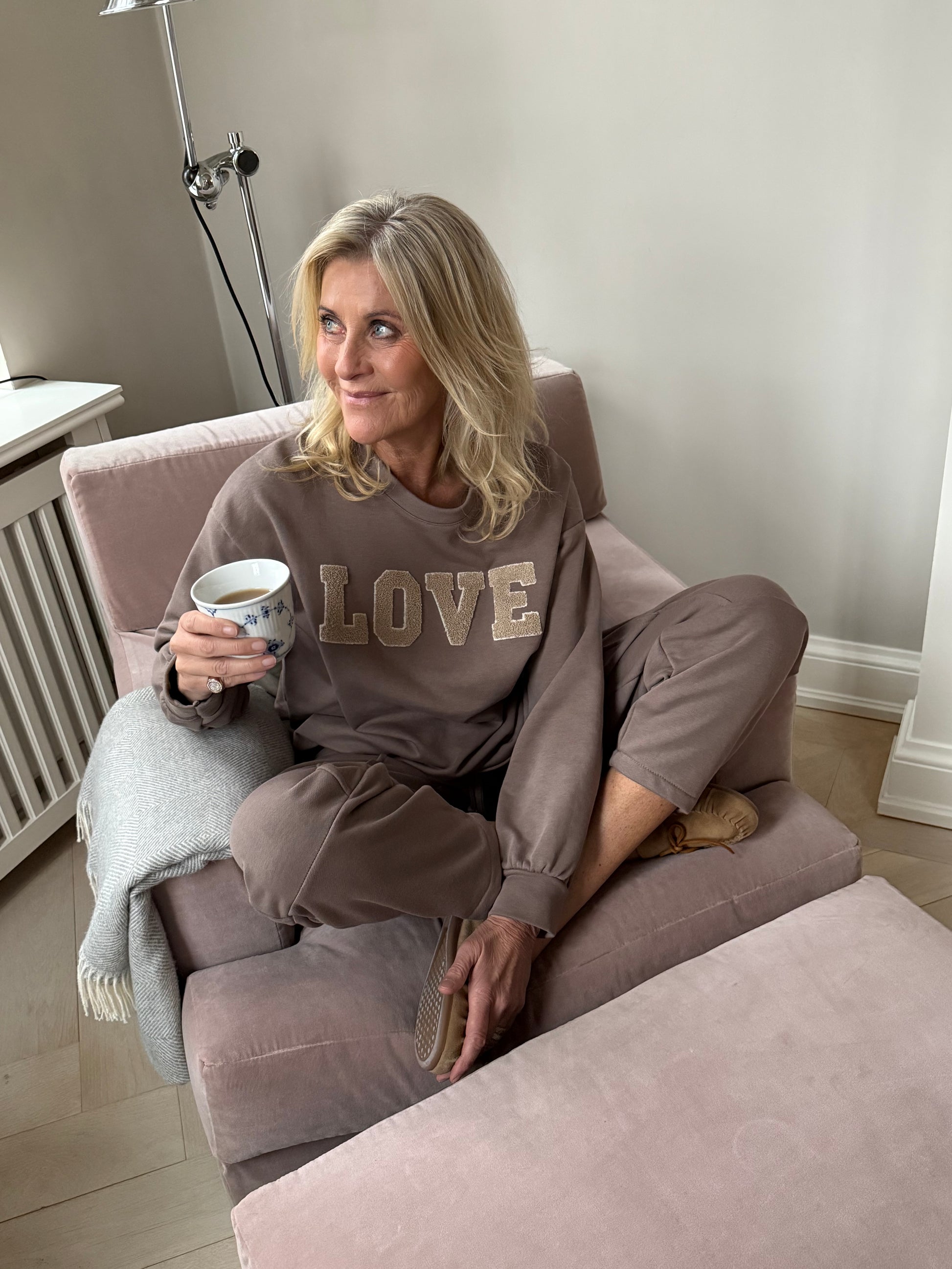 153710 | Marta du Château - Jessa Brun