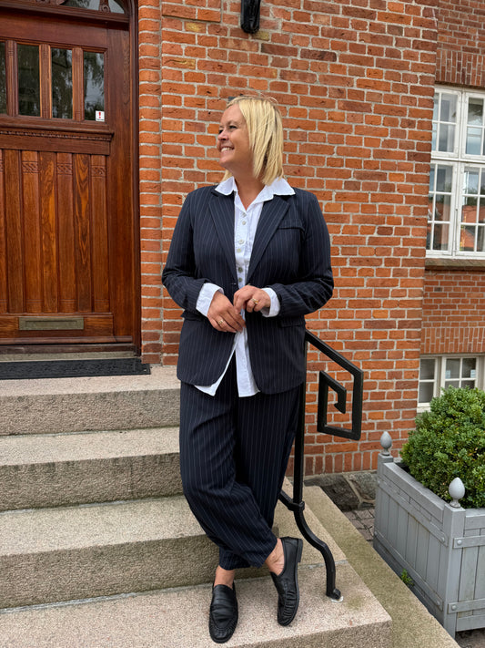  i Mørkeblå fra Marta du Château