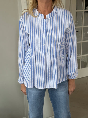 153682 | Marta du Château - Maren Lyseblå