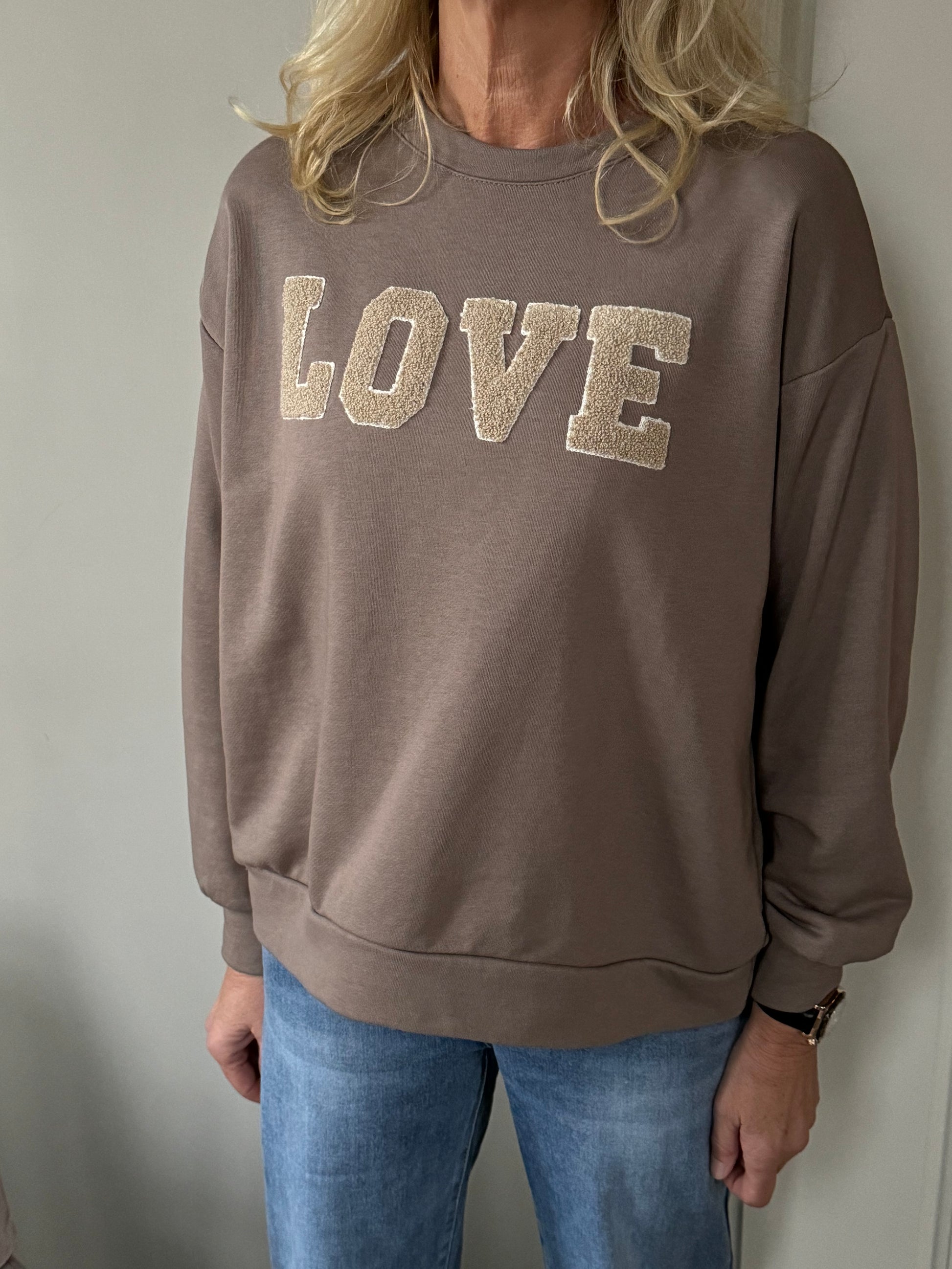 153710 | Marta du Château - Jessa Brun