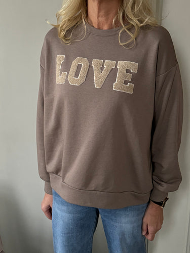 153710 | Marta du Château - Jessa Brun