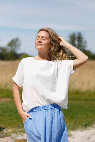 152197 | Black Colour - May Off white