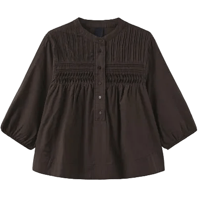 Mørkebrun Luxzuz 155906 Percha Kaffe-bluse med pintucks, smockede detaljer, knapper, rund krave og lange ærmer.