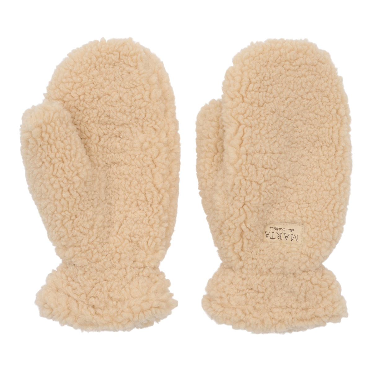 Marta du Château Teddy Mitten Sand: strukturerede, bløde sandvante udstillet på en hvid baggrund.
