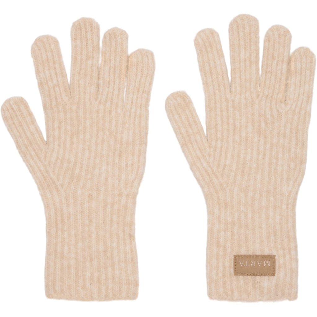 Her ses et par beige Marta du Château MDCVanessa-handsker side om side; de har et ribbet design og en brun etiket på manchetten.