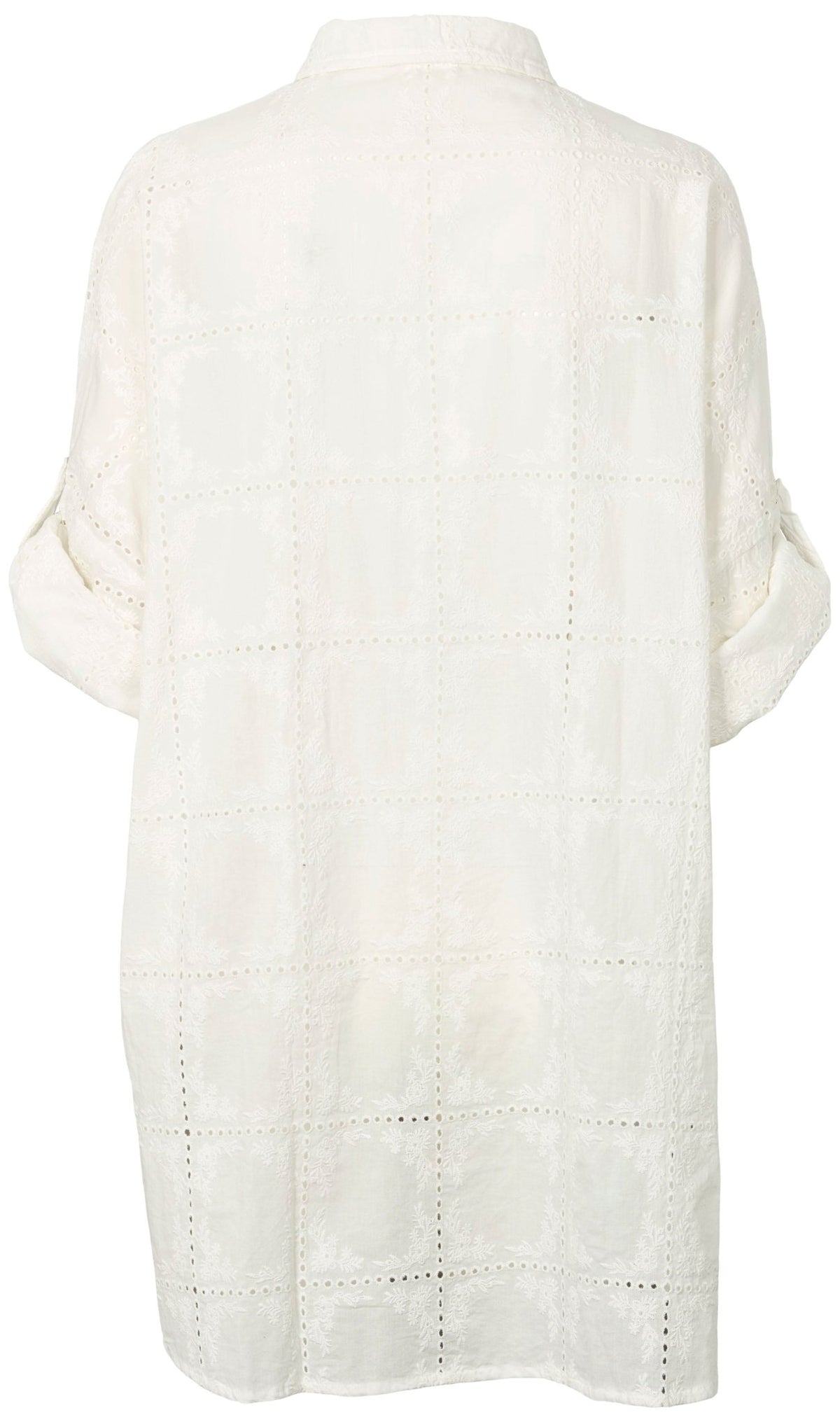 Bagfra set: Missya Sienna Off White-skjorte med firkantede huller, lange ærmer og opsmøgede manchetter.