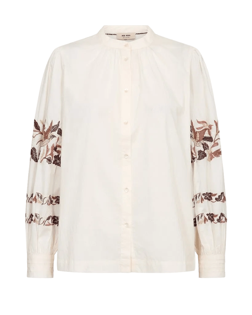 MOS MOSH Notto Off White-bluse: knapper foran, brunt blomsterbroderi og detaljerede ærmer, der giver et klassisk look.