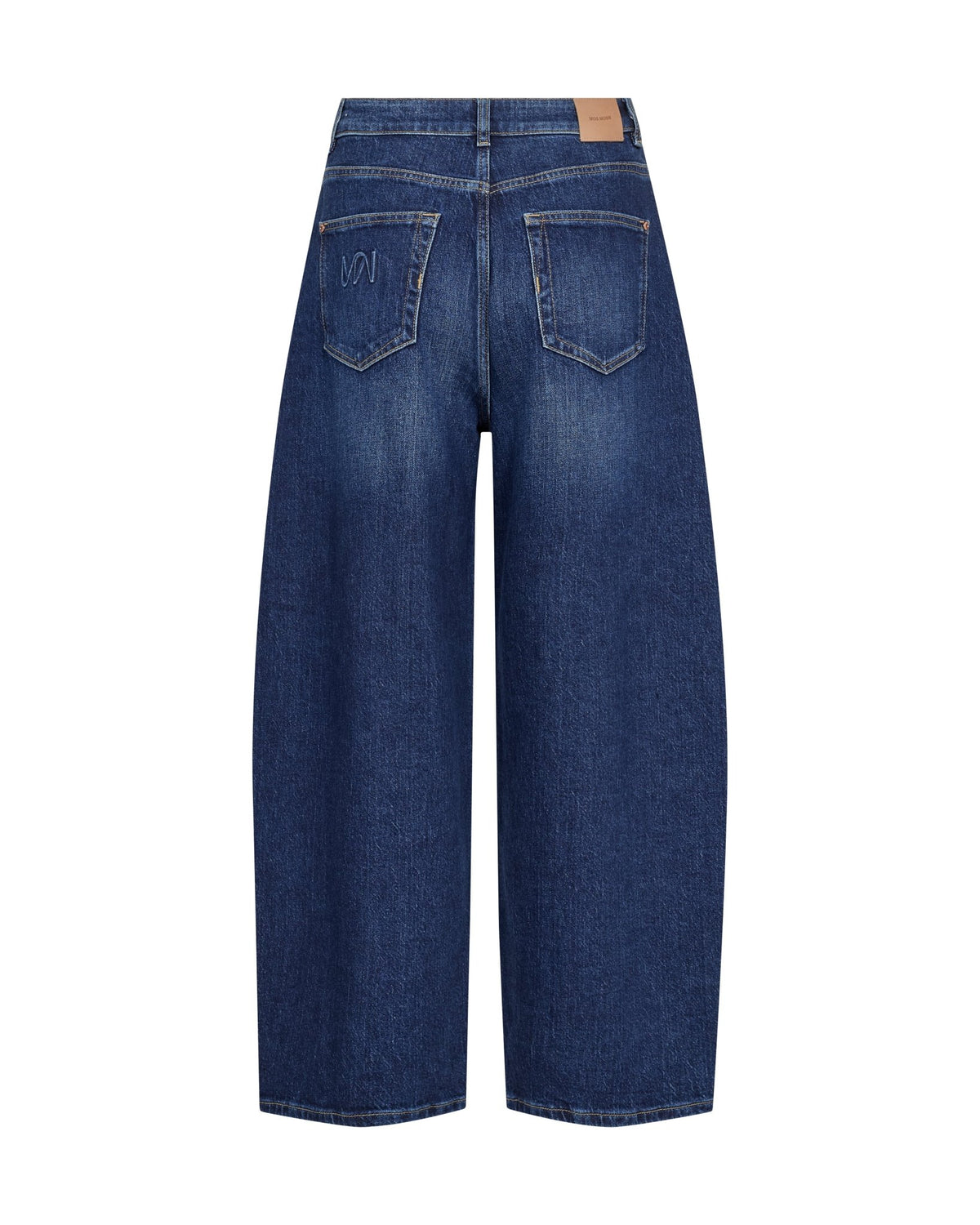 Bagfra-billede af MOS MOSH 155895 Cindy Denim-jeans i indigo-blå med brede ben, baglommer og et tanfarvet lædermærke.