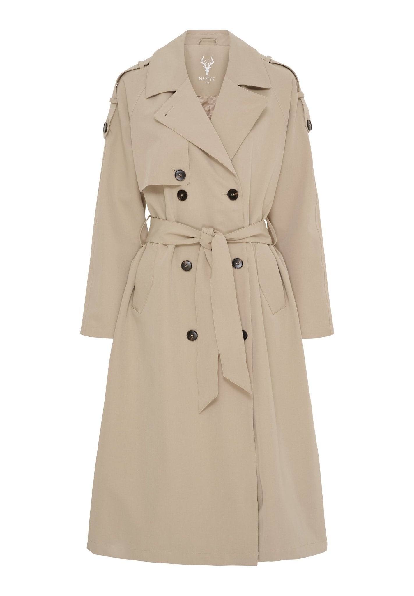 NOTYZ Sand Trenchcoat 154005 med bælte i taljen, skulderklapper og sorte knapper, vist på en ensfarvet baggrund.