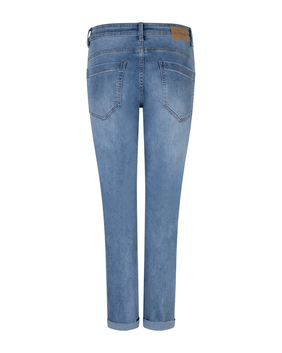 Bagfra set: Red Button Sienna Lys-jeans med opsmøgede benender, to baglommer og et brunt lædermærke på linningen.