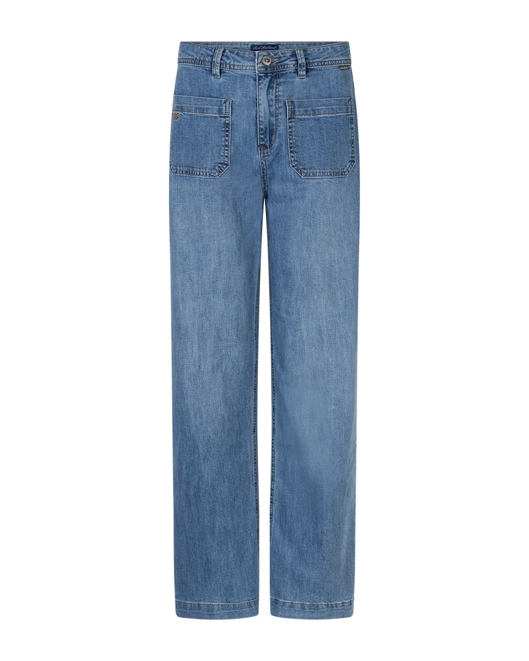 Red Button Colette Denim-jeans: lige ben, påsatte lommer foran, bæltestropper og knaplukning, vist på hvid baggrund.