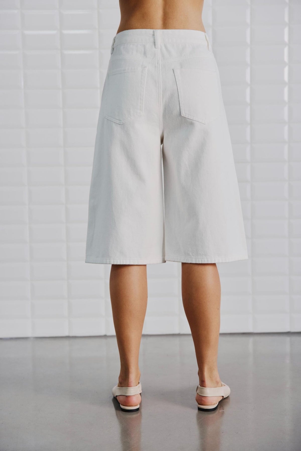 154658 | WithBlack - Gala Off white