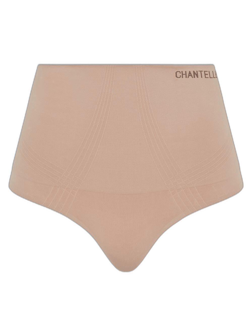 Beige Chantelle-string med høj talje – Smooth Comfort med logo, vist på hvid baggrund.