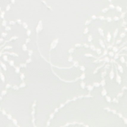 Marie Jo – Jane Natural OFF WHITE: Hvidt tapet med prægning og diskrete blomstermønstre, inspireret af Marie Jo-motiver.